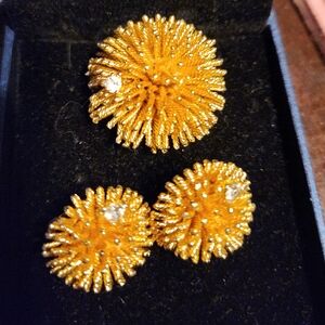 STAR BURST BROOCH AND CLIP-ON EARRINGS